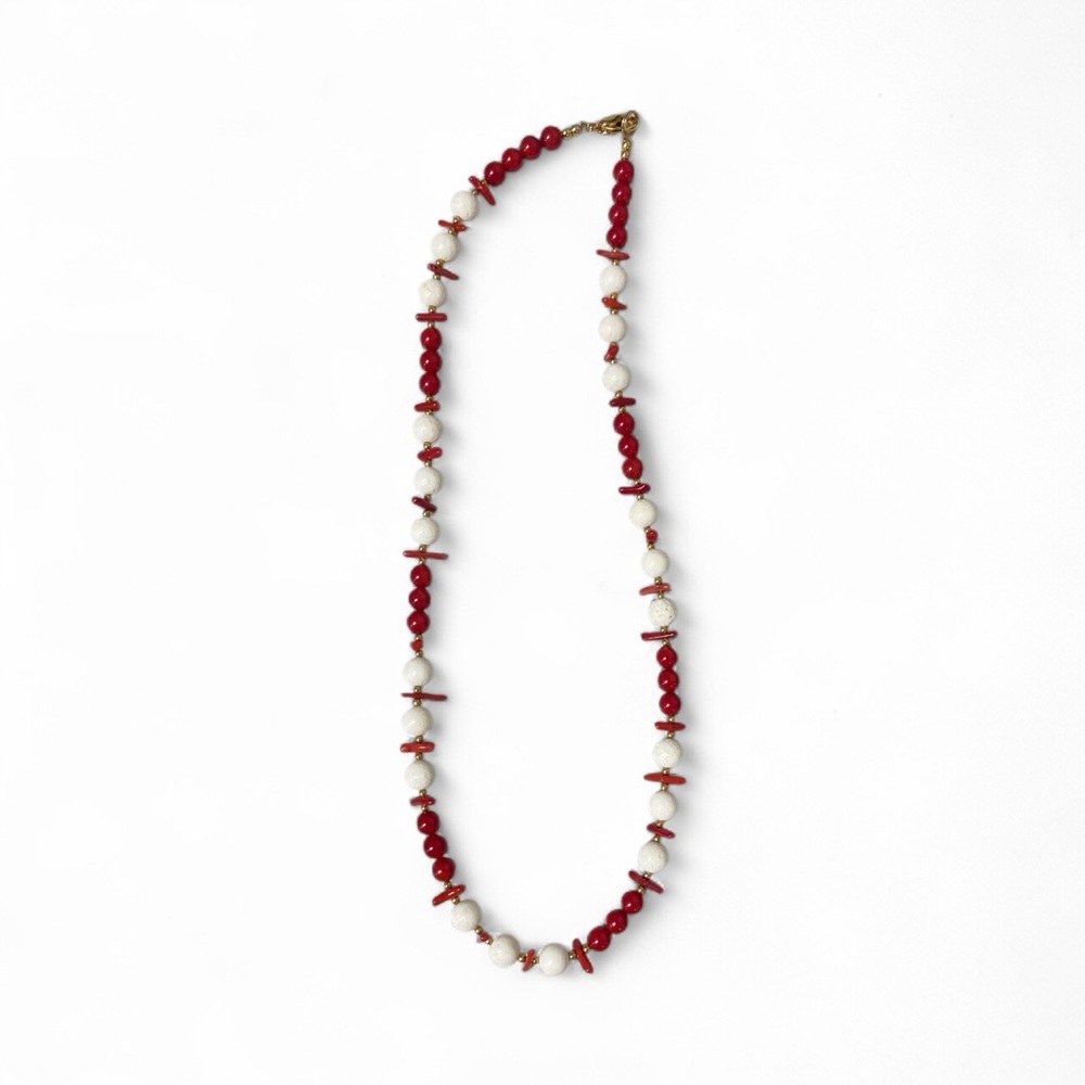 Elegant Vintage Lee Sands Red and White Beaded Necklace